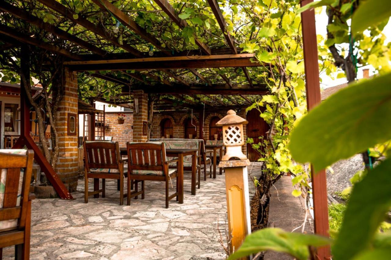 Restoran I Prenociste Egghus Otel Nasice Dış mekan fotoğraf