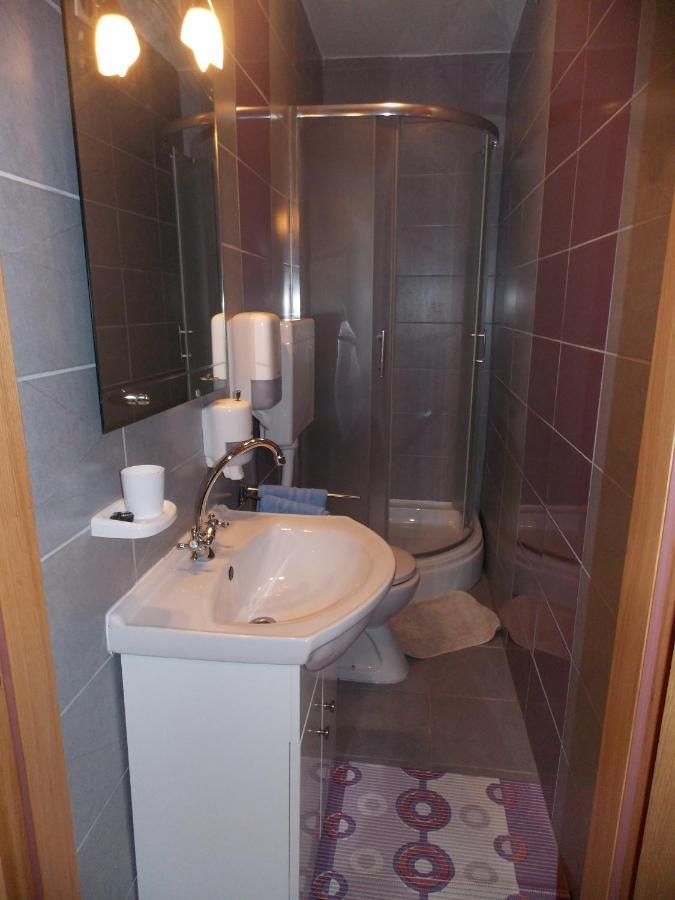 Restoran I Prenociste Egghus Otel Nasice Dış mekan fotoğraf