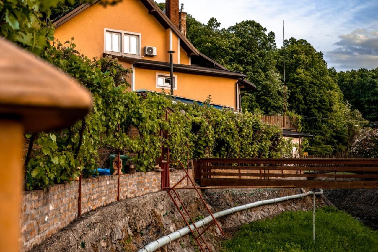 Restoran I Prenociste Egghus Otel Nasice Dış mekan fotoğraf